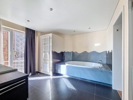 Oostende, Vlaanderenstraat 76, 8steV (11)